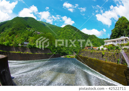 Okutama Lake Ogawachi Dam的發布 42522711