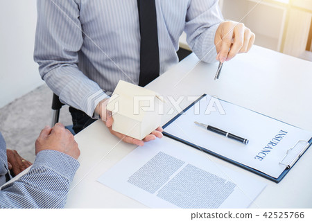 Buy car and home concept with key, Agent send key to customer af 42525766