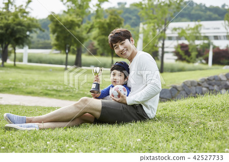 家庭，公園，自然，森林，孩子，孩子，夏天，假期，野餐，度假 42527733