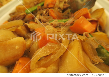 肉和土豆 42528448