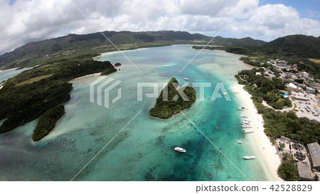 Drone image: Kawahira Bay of Ishigakijima 42528829