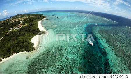 Drone image: Kawahira Bay of Ishigakijima 42529040