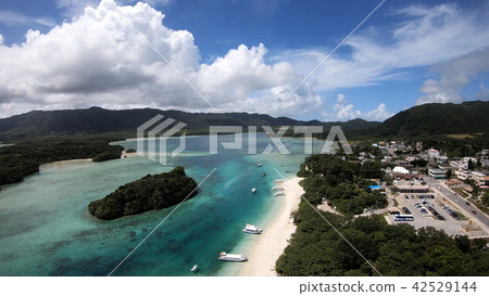 Drone image: Kawahira Bay of Ishigakijima 42529144