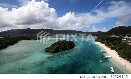 Drone image: Kawahira Bay of Ishigakijima 42529145