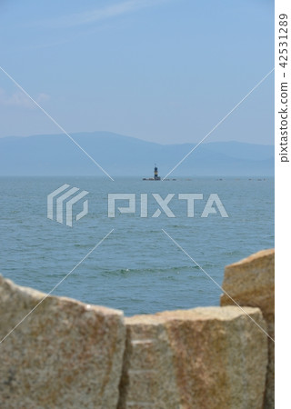 瀨戶犬島花崗岩牆和海和天空 42531289