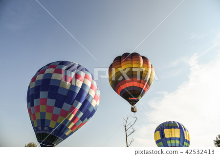 Shimen Reservoir Hot Air Balloon Shimen Reservoir Hot Air Balloon 42532413
