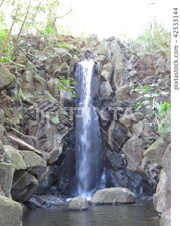 Waterfall of Yu Fei at Naritasan Park Waterfall of Yu Fei at Naritasan Park 42533144