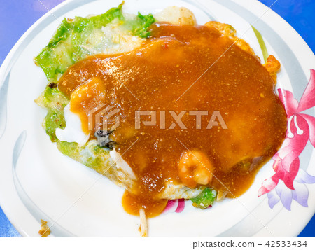 Taiwanese Street Food : Oyster Omelet Taiwanese Street Food : Oyster Omelet 42533434