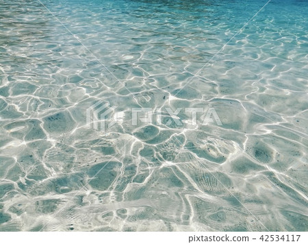 clear sea water  42534117
