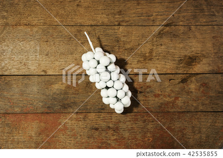 Fake White grapes  42535855