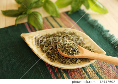 Herb Spice Basil Flake 42537602