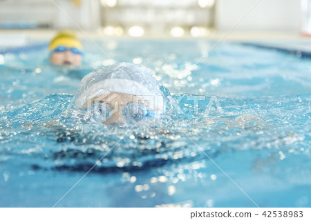 游泳兒童游泳 42538983