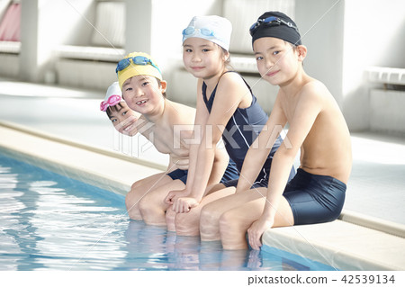 Swimming children 42539134