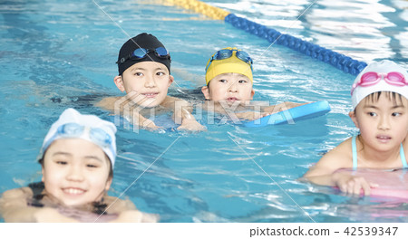 Swimming child swimming 42539347