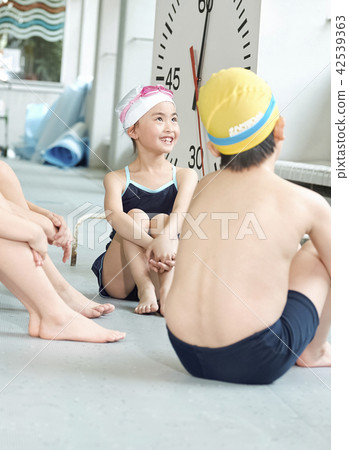 Swimming children Swimming children 42539363
