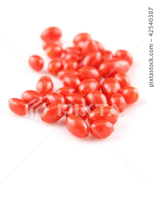 fresh goji berries isolated on a white background 42540387