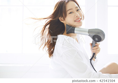 Woman relax 42541504