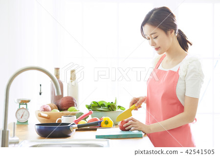 Female Lifestyle Cuisine 42541505