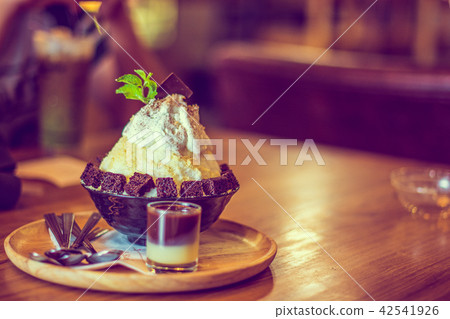 dessert 42541926