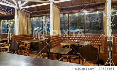 empty restaurant in the evening 42543564