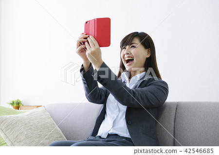 Sumaho Business Woman Relaxing Living Sumaho Business Woman Relaxing Living 42546685