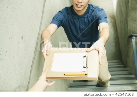 送貨上門會員紙板製服統一郵件服務樓梯 42547108