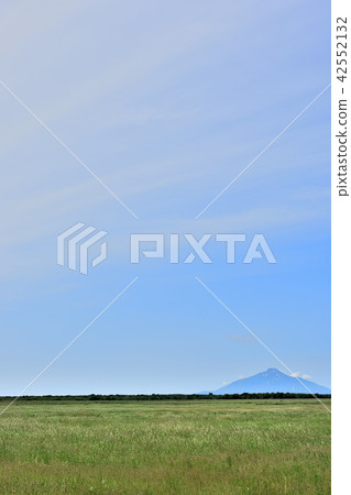 View of Rishiri from Sarobetsu wilderness 42552132