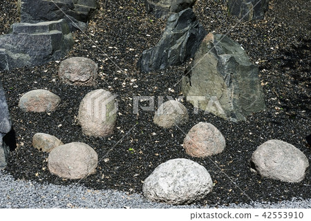 stones of different shapes and types 42553910