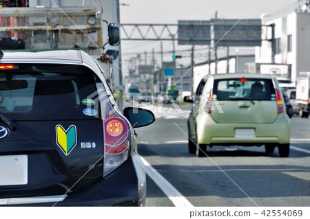 Car with a beginner's mark 42554069