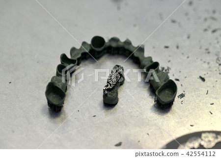 Tooth dental crowns created on 3d printer for metal 42554112