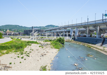 Scenery in the vicinity of entrance of Ikeda riverbed and Hanshin Express No. 11 Ikeda line Ikeda Kibu 42555025