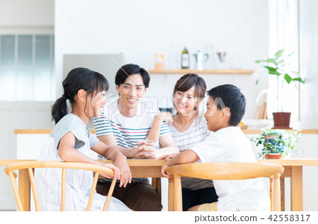 Young family Young family 42558317