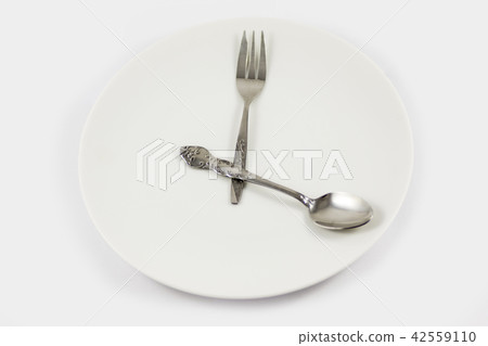 time to fill the dish with food 42559110
