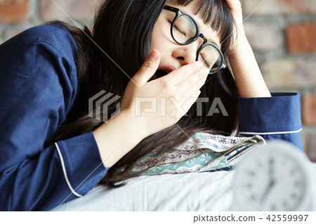 Woman morning lifestyle Woman morning lifestyle 42559997