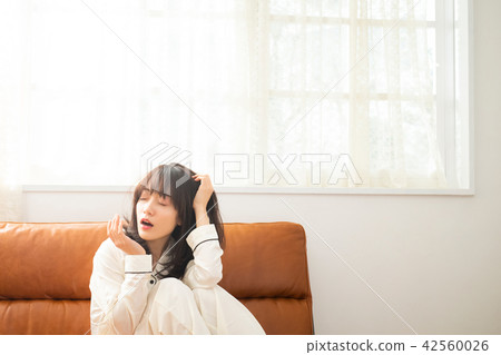 婦女生活方式放鬆 婦女生活方式放鬆 42560026