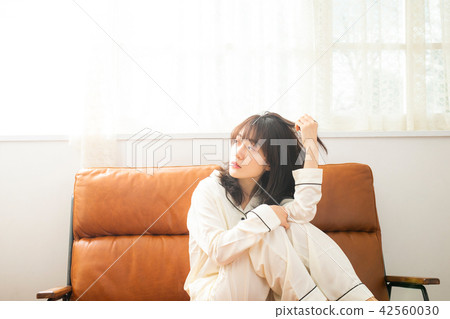 婦女生活方式放鬆 婦女生活方式放鬆 42560030