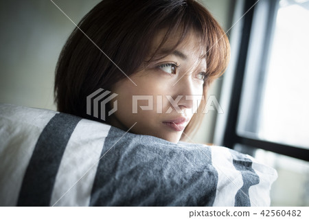 婦女生活方式放鬆 婦女生活方式放鬆 42560482