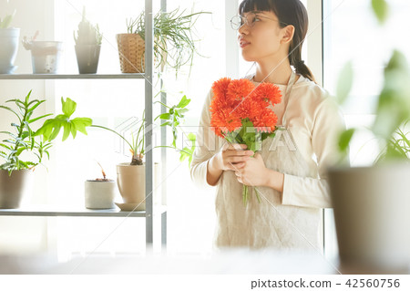 女性的花卉商店 女性的花卉商店 42560756