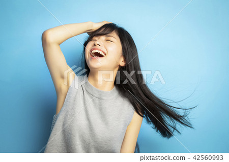 Female portrait facial expression 42560993