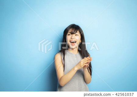 Female portrait facial expression Female portrait facial expression 42561037