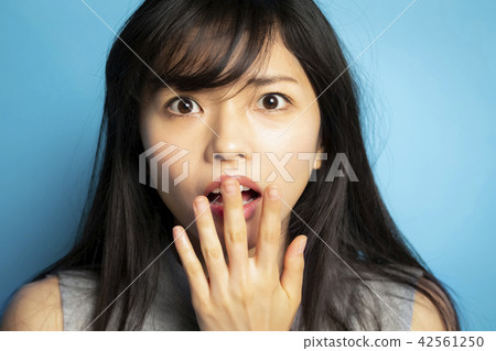 Female portrait facial expression Female portrait facial expression 42561250