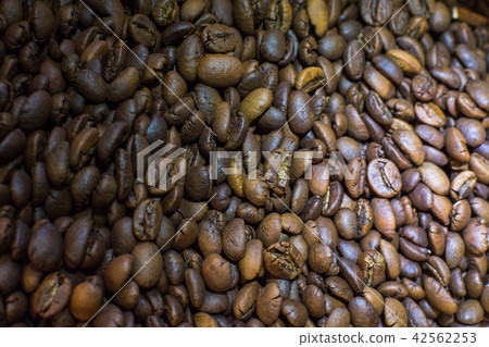 Roasted Coffee Beans 42562253