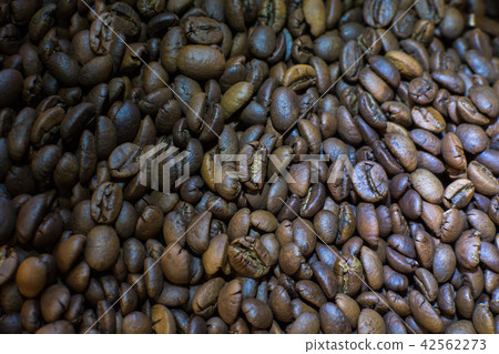 Roasted Coffee Beans 42562273