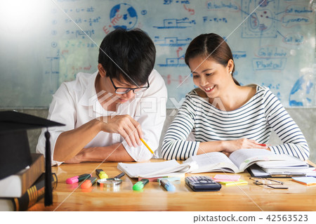 woman learn and teach tutor concept education helping each othe woman learn and teach tutor concept education helping each othe 42563523