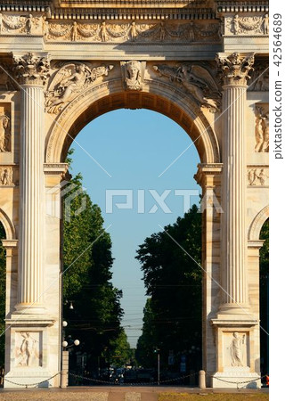 Arch of Peace Milan closeup 42564689