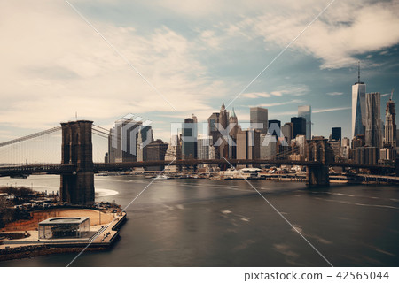 Brooklyn Bridge and downtown Manhattan Brooklyn Bridge and downtown Manhattan 42565044