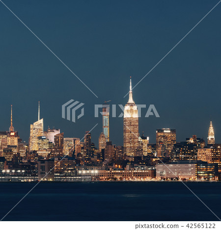 New York City skyline at night 42565122