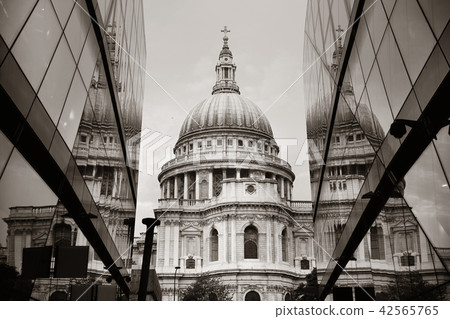 St Pauls Cathedral St Pauls Cathedral 42565765