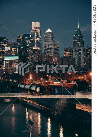 Philadelphia Skyline 42565825