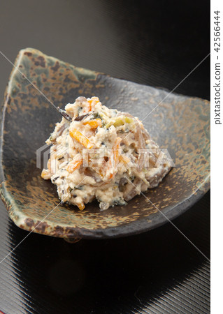 Fifth conspicuous 42566444